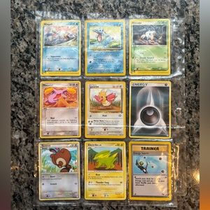 Pokémon cards sleeve of 18 Pokémon cards front and back mint condition cards